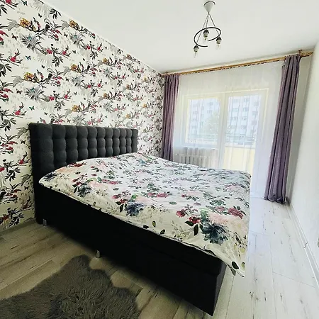 Korter Mai 8 - 2 Bedroom With Sunny Balcony